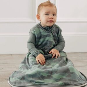 Copper pearl sleep sack
Zipper in front